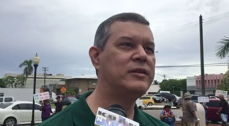 Island Catholics urged not to sign archdiocese's petition