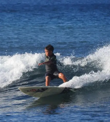 Surfer Noa Mendiola ranks 1st in division