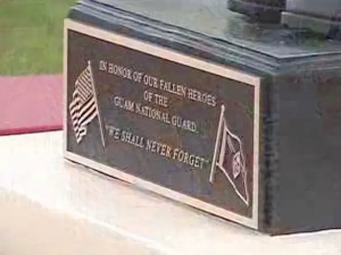 Guard dedicates memorial to fallen heroes