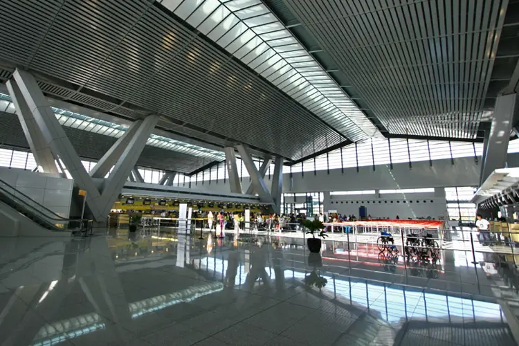 Innovative sky bridge offers gateway to Resorts World Manila