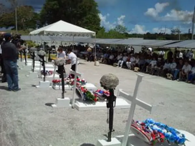 Hundreds turn out for Memorial Day in Piti