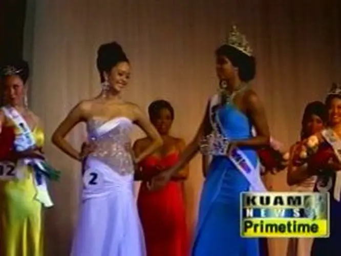 Anna Calvo crowned Miss Earth Guam 2011