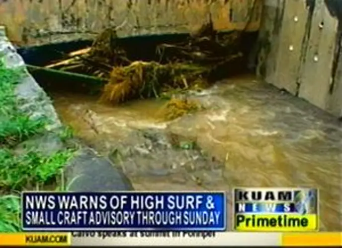 Southern residents battle flooding
