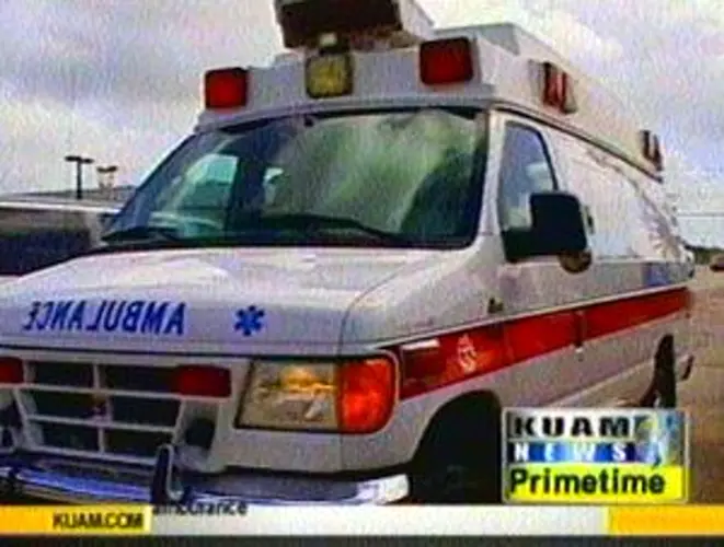 Woman gives birth prematurely waiting for ambulance