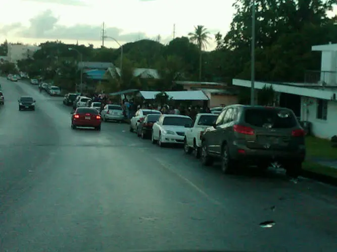 Hundreds line up in Sinajana