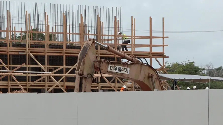 Construction worker may have had heart attack on job site