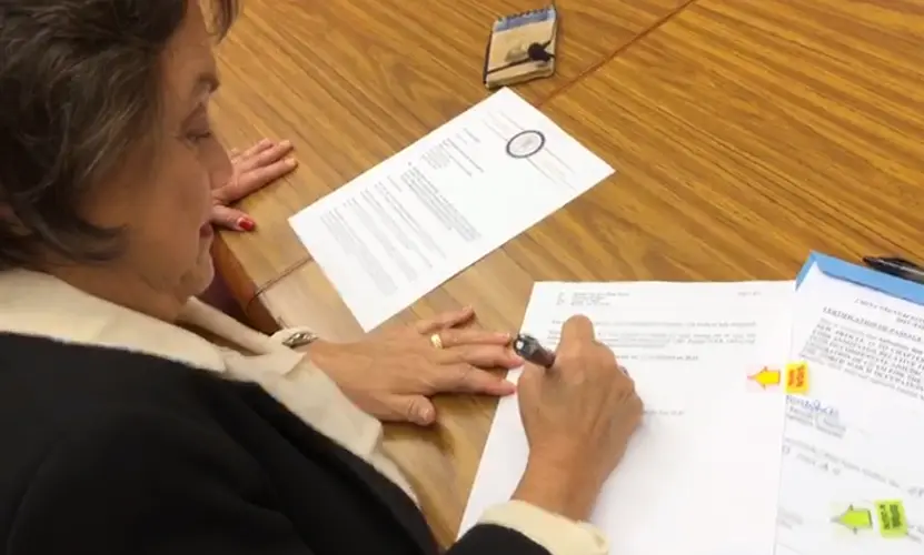 Governor signs local war claims bill into law