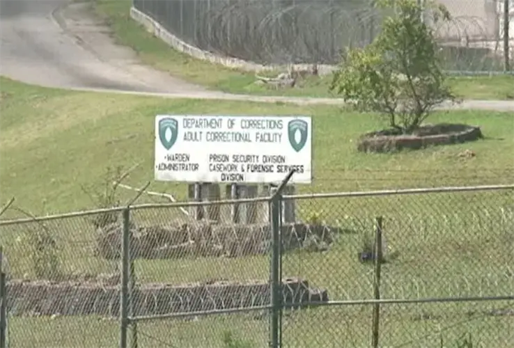 Corrections officer in federal custody triggers Dept. of Corrections investigation