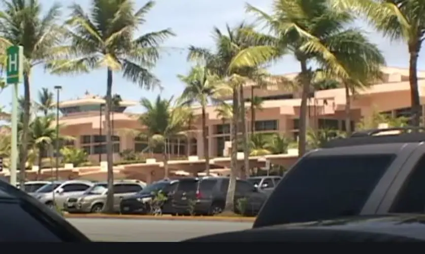 Man apprehended while breaching airport tarmac
