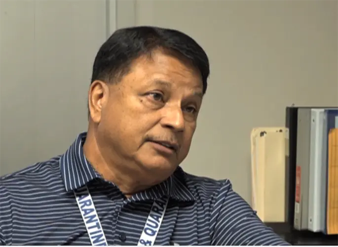 Adelup stands by customs director