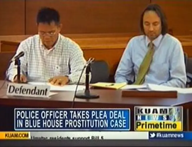 Police officer takes plea deal for Blue House case