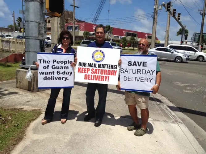Letter carriers rally to save Saturday deliveries 