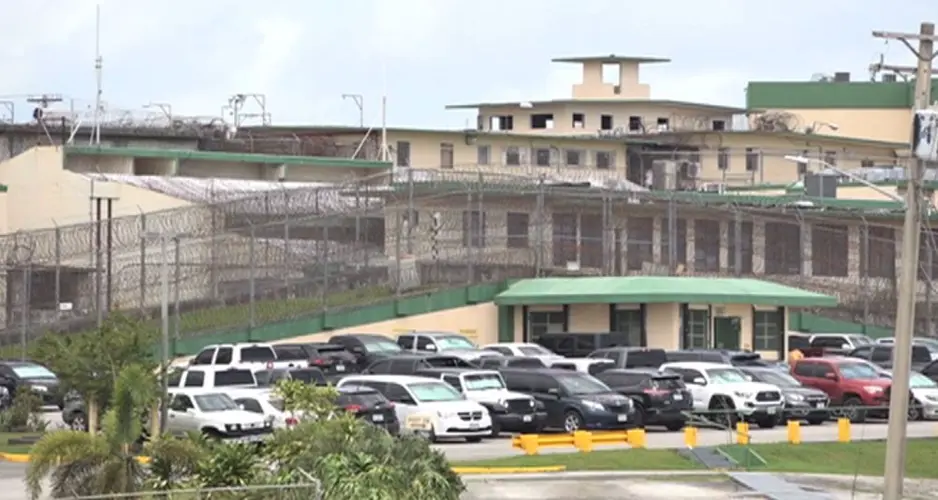 How was an inmate able to access multiple knives for prison stabbing?