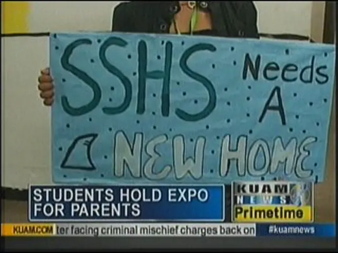 Students hold "Rebuild Sanchez High Now" expo for parents