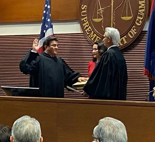 Robert Torres sworn in as Supreme Court chief justice