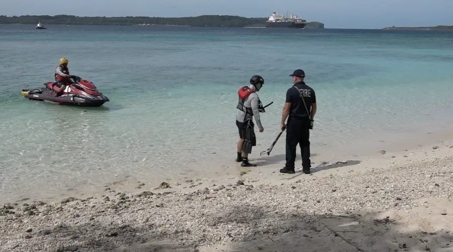 Missing fisherman's spear gun found as search continues