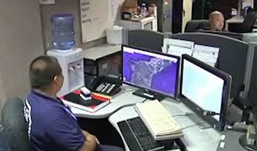911 dispatchers are island's first line of response - KUAM