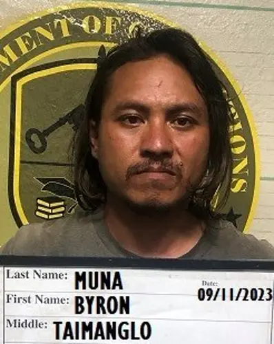 Man brandishing knife, drinking beer stopped before approaching governor