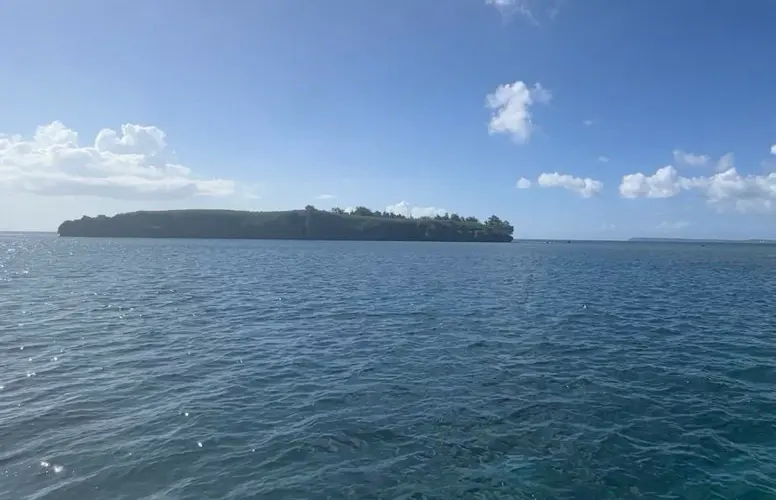 Kayakers rescued on Anai Island off Hagat