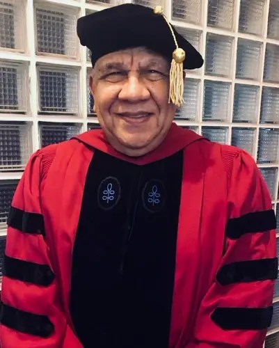 220 to graduate from UOG