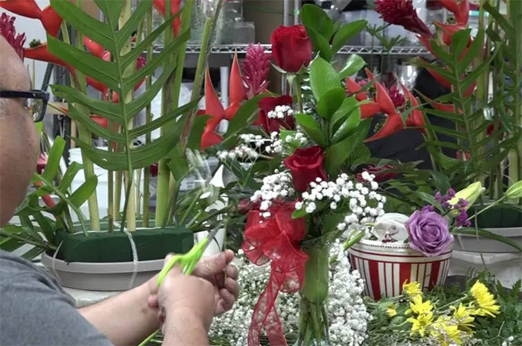 Many sending a gift of love on Valentine's Day, flower shops busy
