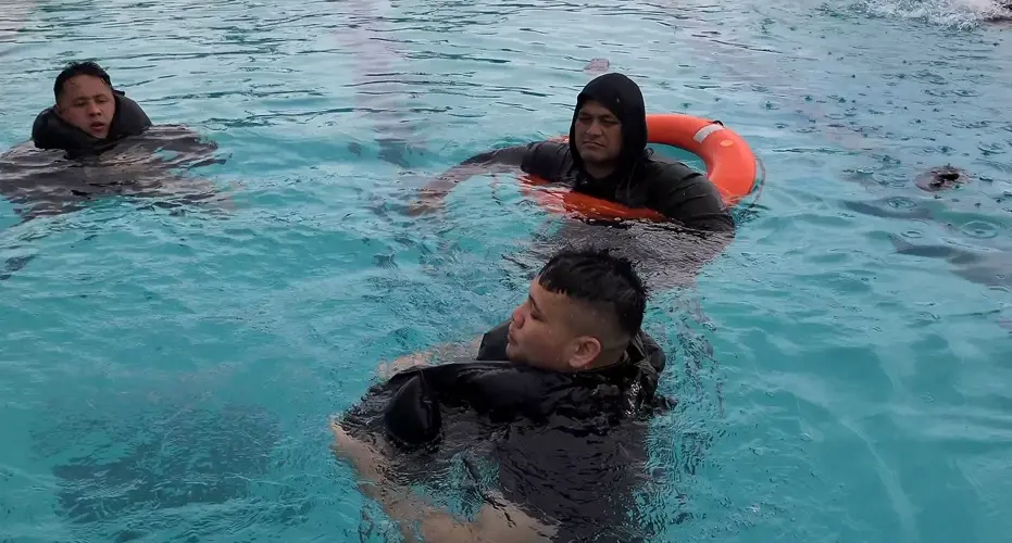 GPD's SWAT unit trains Port Police on water safety/confidence