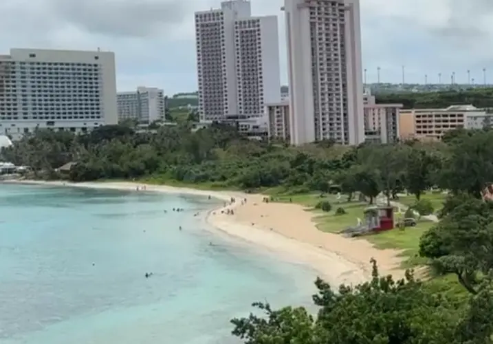 Lifeguard rushed to help drowning victim on Thanksgiving Day