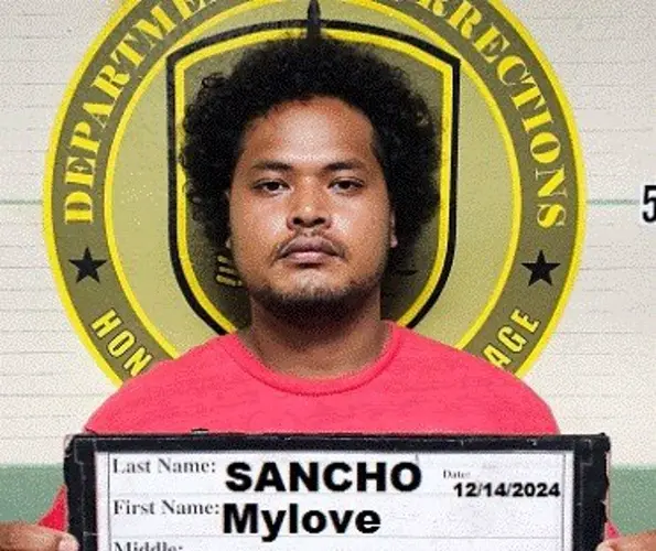 Complaint: Man kicks pregnant woman