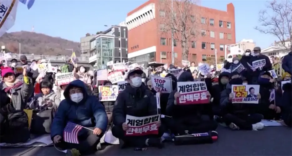 Protests take place near Presidential residence as Yoon faces arrest