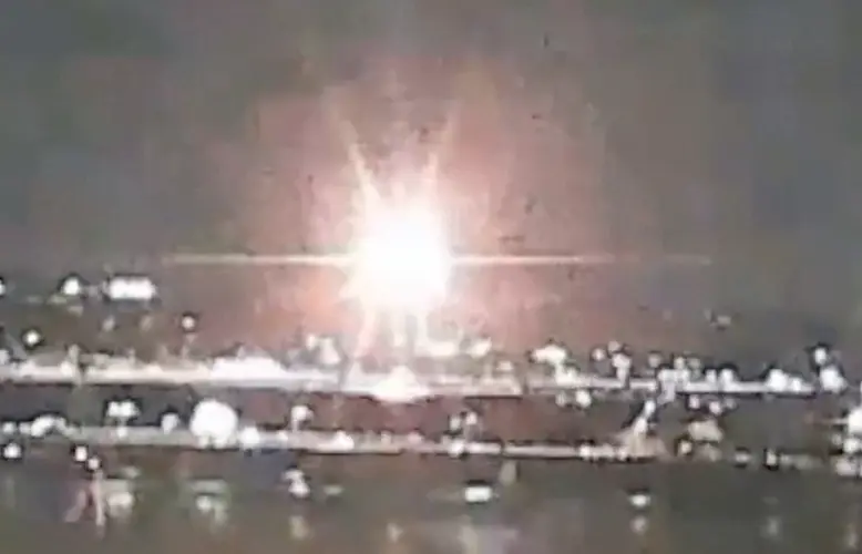 Passenger jet collides with Army helicopter over D.C.; rescuers search Potomac River