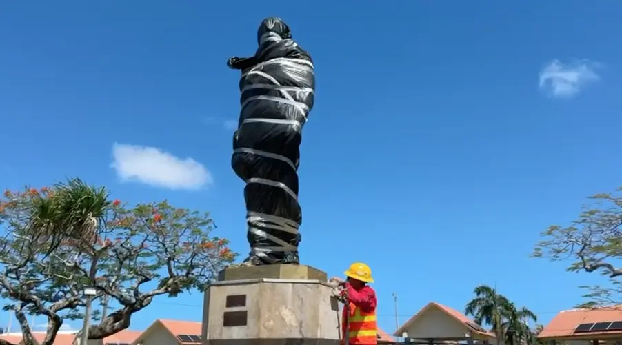 Chief Kepuha replacement statue installed in Hagatna
