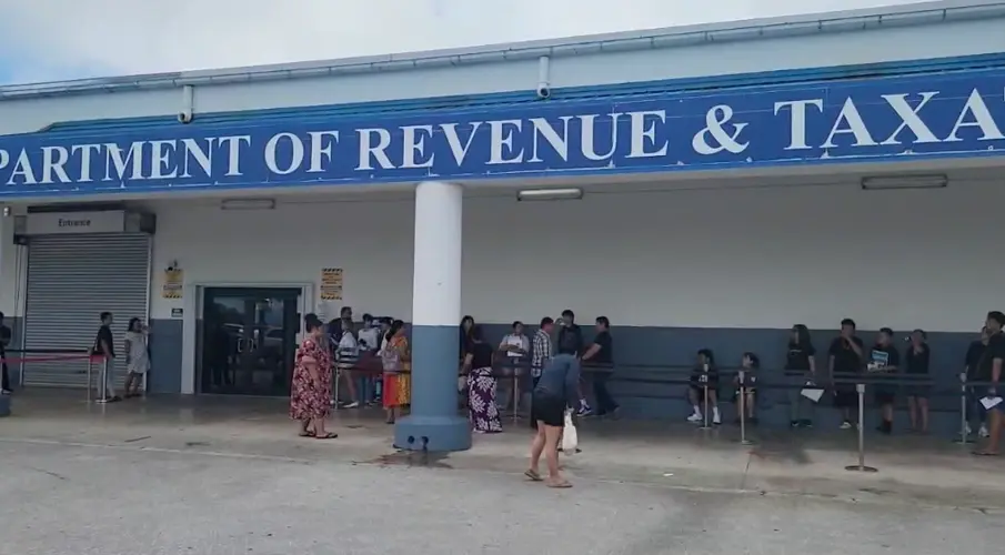 Tax deadline looms, last minute tips for late filers