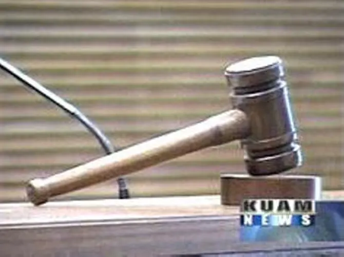 Testimony supports raise for island's judges