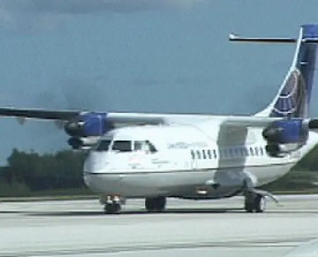 United flight forced to land on Midway Island