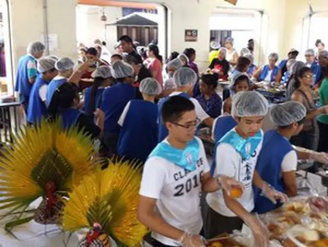 Annual Thanksgiving luncheon serves up smiles, Hafa Adai spirit