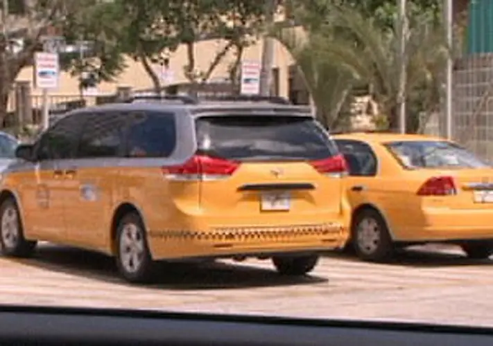 Elderly woman swindled by shady cabbie