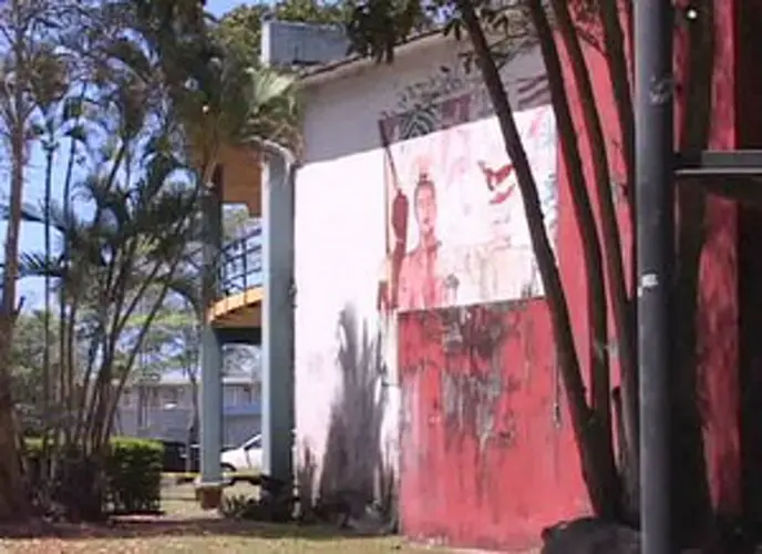 To demolish or not to demolish?