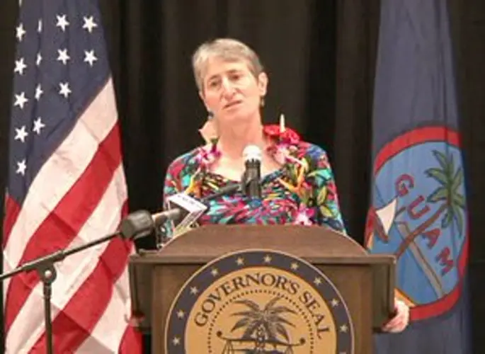 Interior secretary announces grant to aide Compact migration