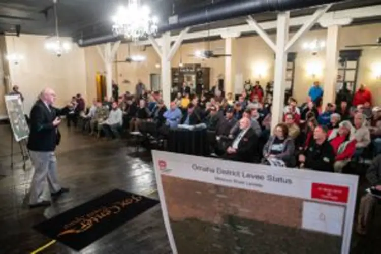 Flooded property owners vent frustrations on Army Corps of Engineers over Missouri River