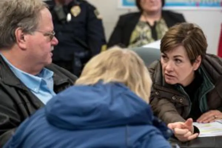 Lawyer sues Gov. Reynolds over new judicial nominating law