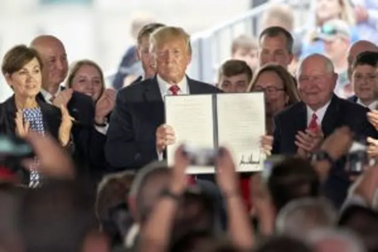 'A promise has been kept': Trump is cheered in Council Bluffs after lifting ethanol ban
