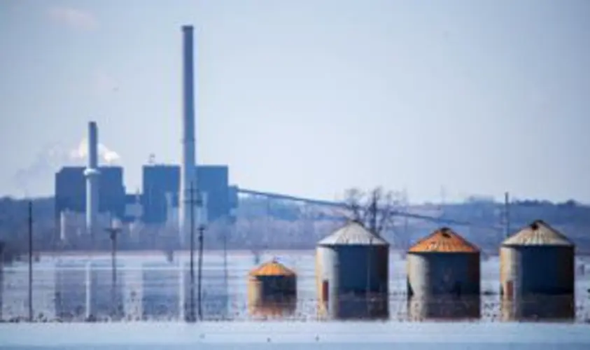 Flooding again restricts travel in eastern Nebraska and western Iowa