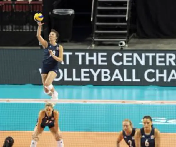 Mikaela Foecke, Jordan Larson thrill Lincoln crowd, help U.S. team rally to beat Korea