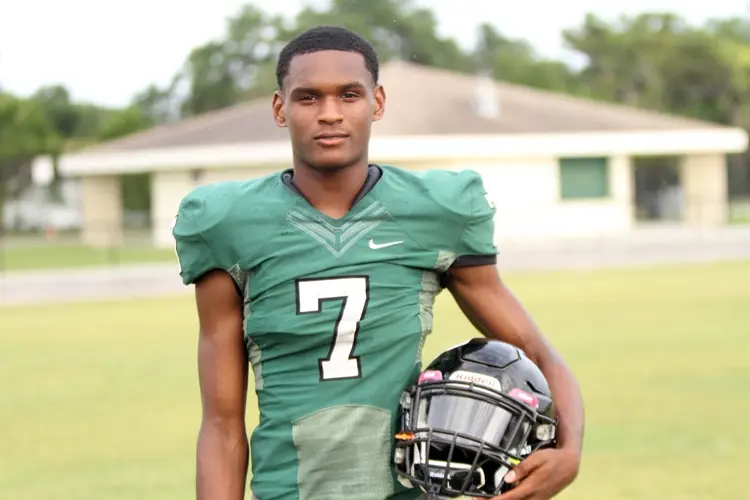'It just feels like home,' Florida recruit Tamon Lynum says after visiting NU's campus, accepting offer
