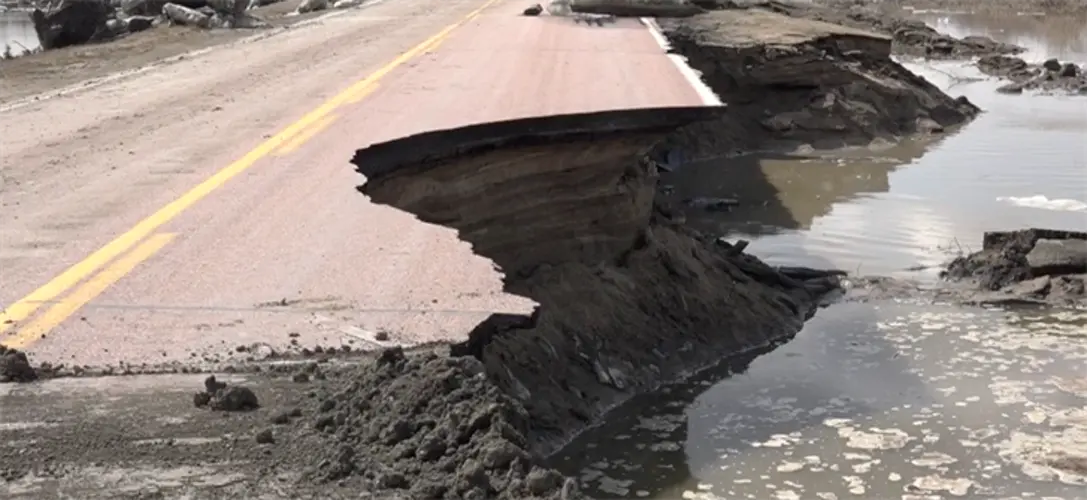 Residents plan fundraiser for County road repair