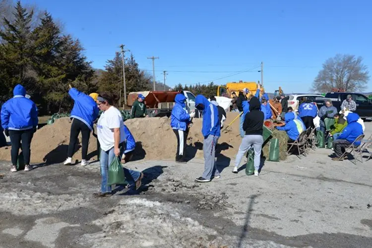 Flood relief efforts help Peru State athletes gain 3,800 hours of community service