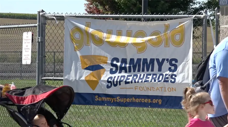 Sammy's Superheroes Holds Glow Gold Honors Event