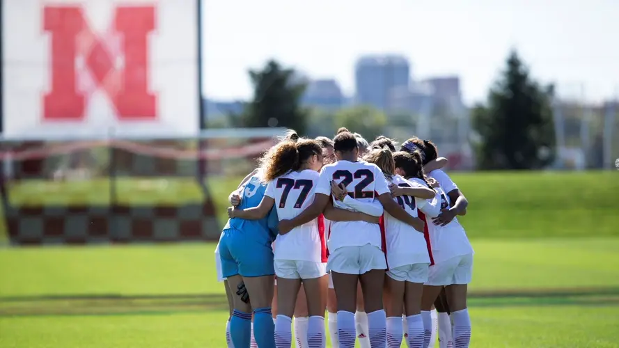 Huskers Fall to No. 10 Badgers