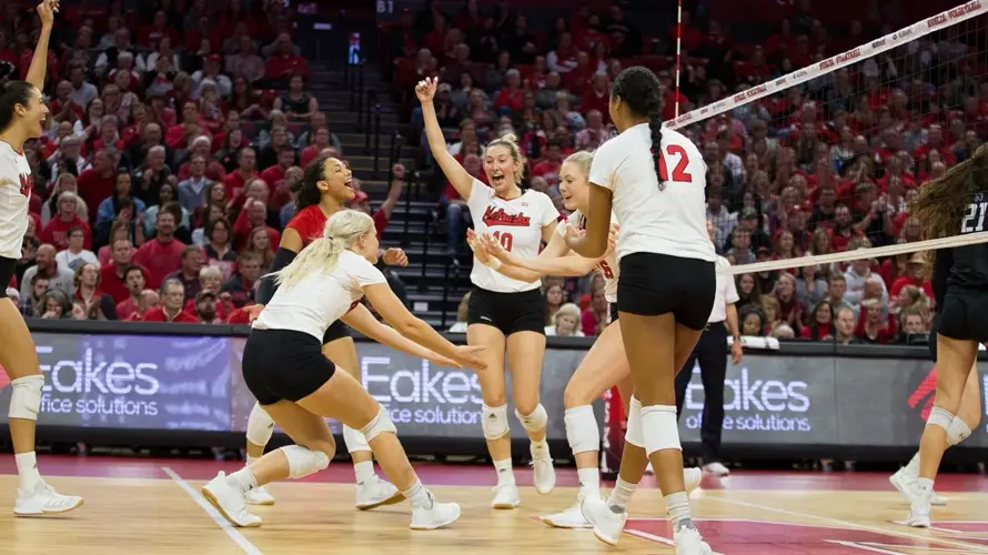 Huskers Shut Down Northwestern in Sweep