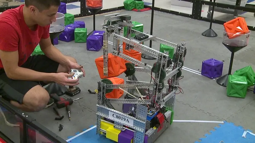 Columbus, Lakeview students getting ready for robotics competition this weekend